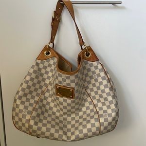 Authenticated LV Galleria GM Damier